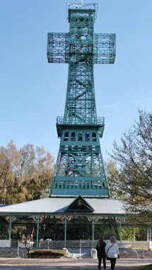 Das Josephskreuz, ein imposantes Stahlfachwerk-Denkmal, thront auf dem Großen Auerberg im Harz